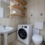 Obor Oasis --secured Parking Nearby --self Check-in-- 1min Metro Station