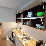 公寓 Obor Oasis --secured Parking Nearby --self Check-in-- 1min Metro Station *