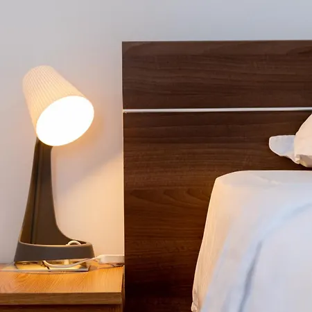 Obor Oasis --secured Parking Nearby --self Check-in-- 1min Metro Station דירה *