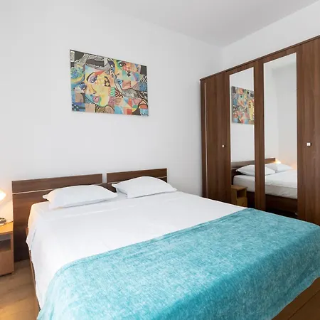 Obor Oasis --secured Parking Nearby --self Check-in-- 1min Metro Station * Bukarest