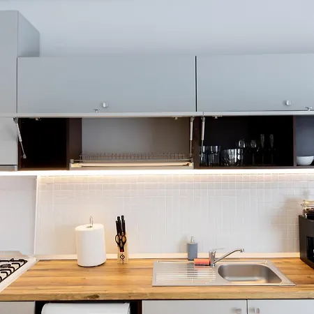 Obor Oasis --secured Parking Nearby --self Check-in-- 1min Metro Station * Bukarest