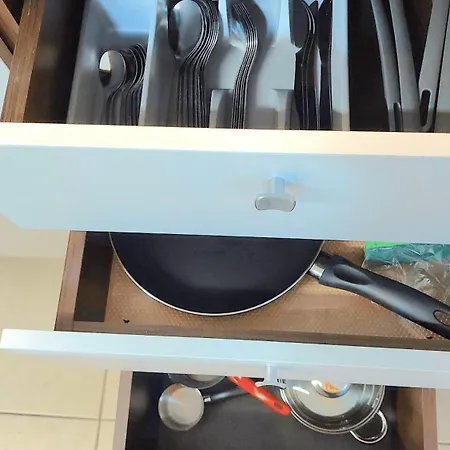 Obor Oasis --secured Parking Nearby --self Check-in-- 1min Metro Station Apartamento