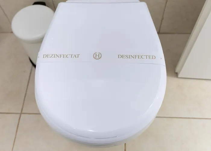 Obor Oasis --secured Parking Nearby --self Check-in-- 1min Metro Station *