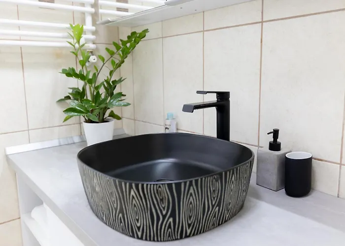 Апартаменти Obor Oasis --secured Parking Nearby --self Check-in-- 1min Metro Station *