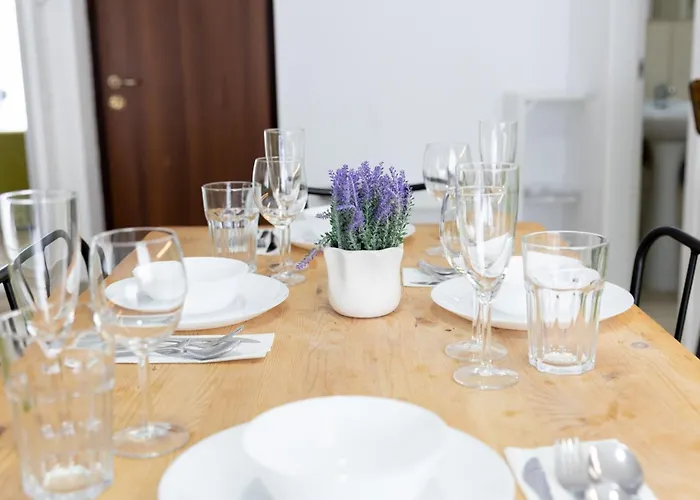 Obor Oasis --secured Parking Nearby --self Check-in-- 1min Metro Station