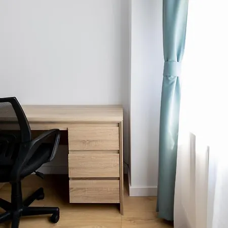 Obor Oasis --secured Parking Nearby --self Check-in-- 1min Metro Station