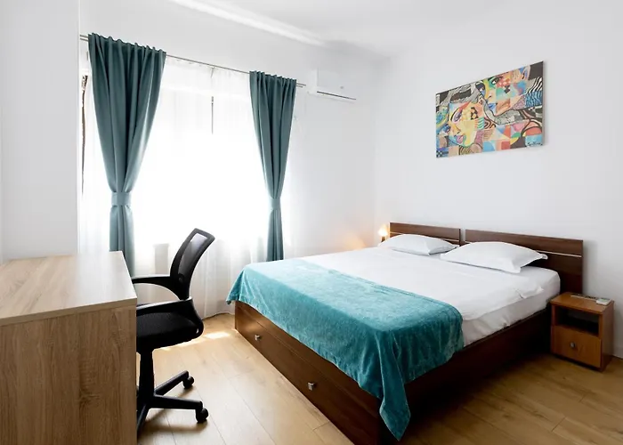 Obor Oasis --secured Parking Nearby --self Check-in-- 1min Metro Station Apartament *