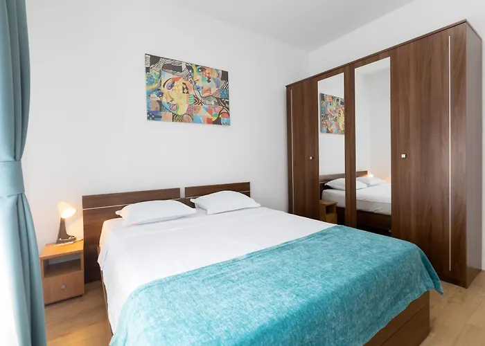 Obor Oasis --secured Parking Nearby --self Check-in-- 1min Metro Station * Bucureşti